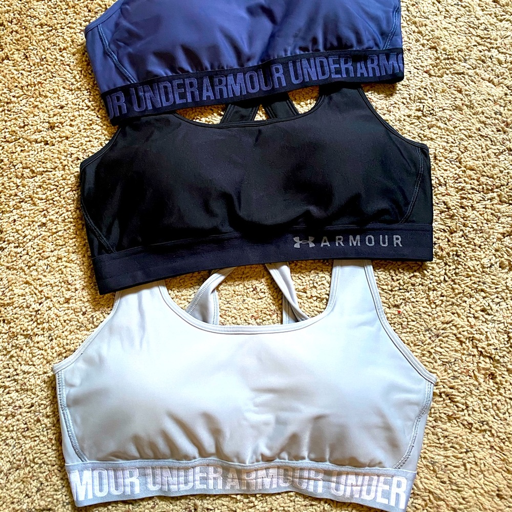 Size Large Under Armour Sports Bras